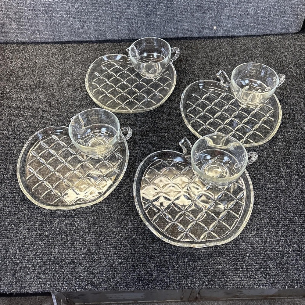 Vtg~Hazel Atlas~Apple Crisscross Pattern~Snack Plates & Cups